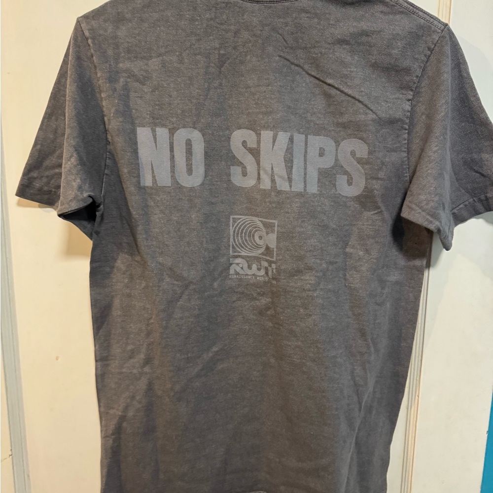 Beyonce Renaissance World Tour Shirt No Skips Horse 2023 Concert Small NWOT - Picture 4 of 4